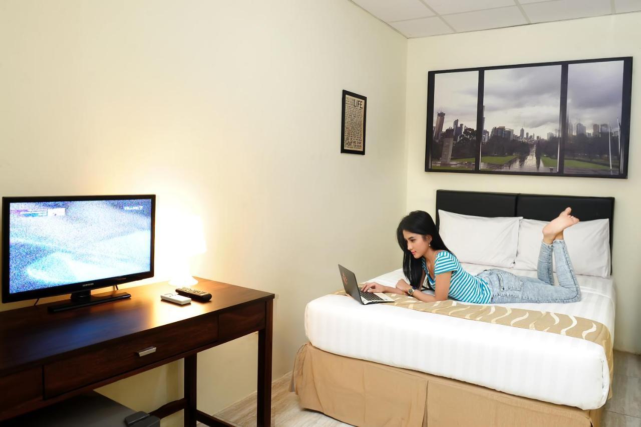 Ds Colive Siliwangi Hotel Semarang Buitenkant foto