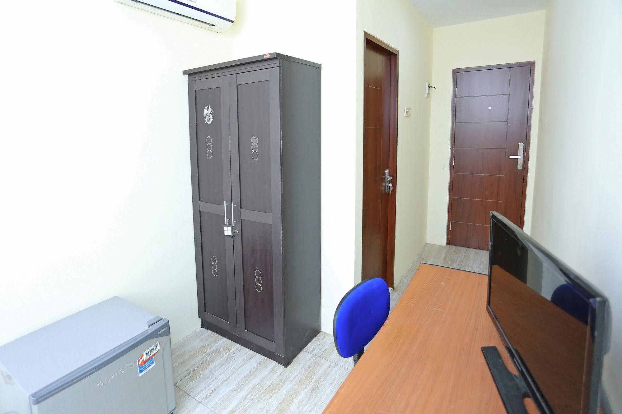 Ds Colive Siliwangi Hotel Semarang Buitenkant foto